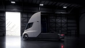 Kierowca ciężarówki studzi emocje po premierze Tesla Semi: nie jest tak kolorowo
