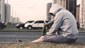 Idzie nowe: młodzi Polacy rezygnują z alkoholu - wolą fejsa i snapa