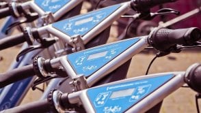Hulajnogi wygryzają rowery? 87% systemów rowerów miejskich zanotowało w 2019 roku spadek liczby wypożyczeń