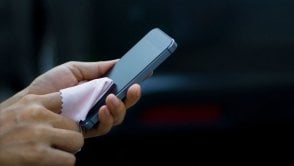 Wasze smartfony przenoszą bakterie, zarazki i wirusy. Jak prawidłowo czyścić telefon?