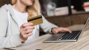 Polacy (mylnie) uważają, że płatności BLIK są bezpieczniejsze niż pay-by-link czy karty płatnicze