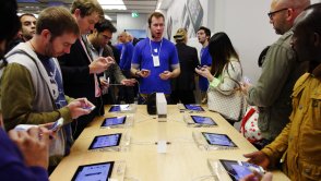 Pracownicy Apple dopięli swego. Firma zapłaci odszkodowanie za ich czas