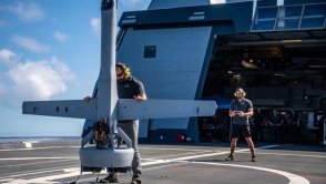 US Navy testuje operację przerzutu zaopatrzenia między okrętami przy pomocy dronów