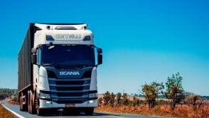 Rząd chce zakazać wyprzedzania pojazdom ciężarowym