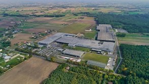 JTI zwiększa inwestycje w Polsce. Odwiedziliśmy wielką fabrykę pod Łodzią!