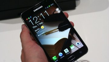 [Aktualizacja] Telefony z serii Galaxy dziurawe. Samsung milczy