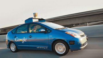 Prawo okazuje się głównym problemem dla samo-jeżdżącego samochodu Google