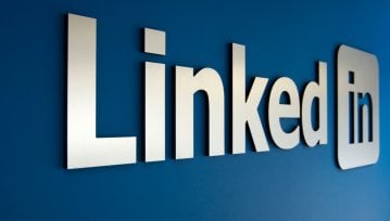 [Aktualizacja] LinkedIn chce być Facebookiem dla profesjonalistów. Nowa funkcja w tym pomoże?
