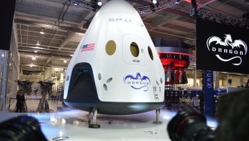Tanie latanie w przestrzeń kosmiczną dzięki SpaceX Dragon V2 - załogowe loty w ciągu 2 lat