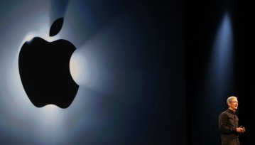 Apple galopuje ku rekordowemu kwartałowi