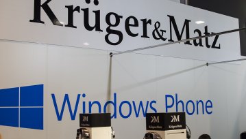 Kruger&Matz również wystawiał się na MWC w Barcelonie, prezentując opaskę FitONE i smartfona FLOW
