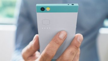 Startup odkrył chmurę i podłączył do niej smartfon. Wow!