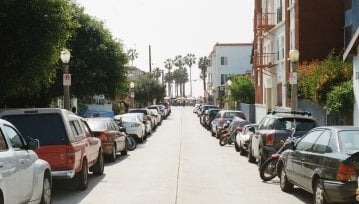 Niespodzianka: chcemy autonomicznych samochodów z powodu... parkowania