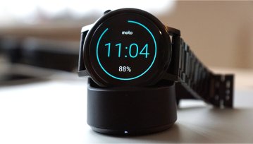 Lenovo odpuszcza - nie będzie nowego smartwatcha Moto z Android Wear 2