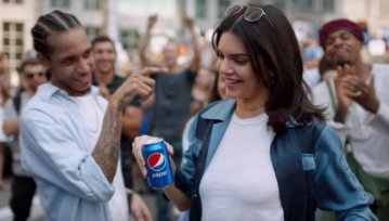 Internauci zniszczyli nową reklamę Pepsi [od Natalii]