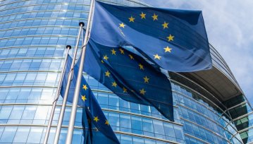 Google ukarane przez Unię Europejską, musi zapłacić 2,42 mld euro