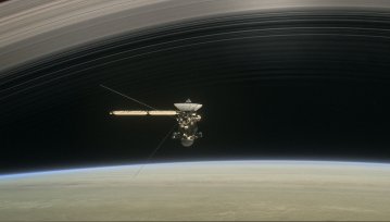 Sonda Cassini spłonie w Saturnie, a Voyager obchodzi 40 lat!