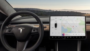 Elon Musk: Tesla Model 3 będzie prawie w pełni sterowany głosem