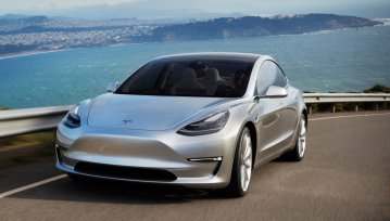 Tesla wprowadza do oferty nowy Model 3 - dwa silniki i 3.5 sekundy do setki
