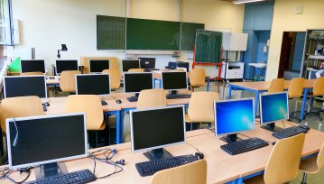 Anna Streżyńska: Tylko 5 tys. szkół z 30 tys. ma dostęp do szybkiego internetu
