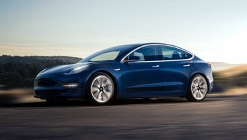 Chińska Tesla? Elon Musk nie wyrabia z produkcją i szuka nowej fabryki