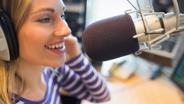 Prawie 22 miliony Polaków każdego dnia słuchało radia FM w 2017 roku