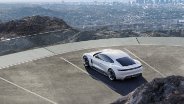 Wszystko co chcecie wiedzieć o nowym Mission E: nadjeżdża pierwsze elektryczne Porsche