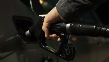 Drogo, a będzie jeszcze drożej: nie widać końca podwyżkom cen na stacjach paliw