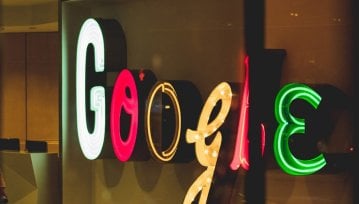 Google zmienia zasady w UE. Szykuje się... jeszcze większy bałagan w Androidzie?
