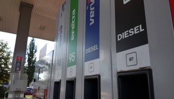 Rewolucja na stacjach benzynowych: koniec z Pb 95, ON i LPG?