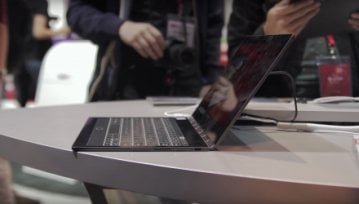 Lenovo Yoga Book C930 to laptop, tablet, tablet graficzny i czytnik e-booków w jednym. To nie może się udać? A jednak!