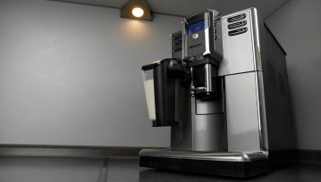 Philips 5000 z systemem LatteGo. Smaczne kawy i błyskawiczne czyszczenie systemu spieniania mleka