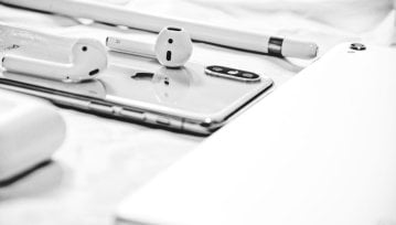 Porównanie starych i nowych słuchawek Apple AirPods. Co się zmieniło?