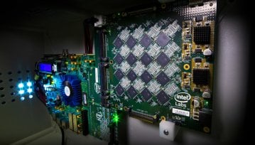 Intel stawia na motoryzację i protetykę zamiast komputerów