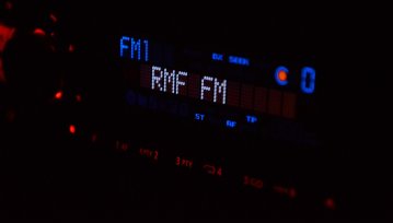 Po raz pierwszy w historii samochód stał się głównym miejscem do słuchania radia FM w Polsce