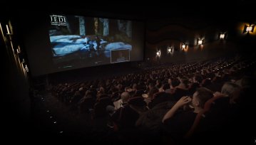 Poszli do kina na film, a EA włączyło im Jedi Upadły Zakon na wielkim ekranie