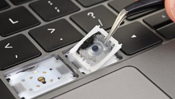 Koniec żenady - Apple ostatecznie zabiło klawiaturowego potworka