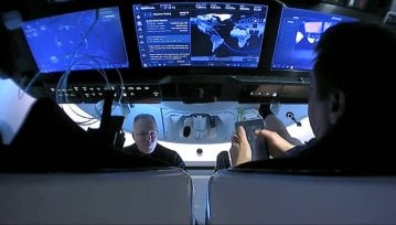 Houston, mamy problem, iPad się zawiesił - kulisy lądowania Crew Dragon