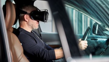 Volvo pozwala jeździć prawdziwym samochodem w goglach VR