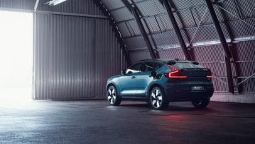 Elektryczne Volvo C40 Recharge: 408 KM, 420 km zasięgu i do kupienia tylko online