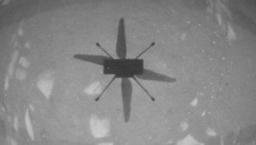 Marsjański helikopter Ingenuity poleciał, wylądował i przysłał zdjęcie!