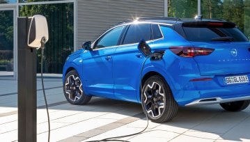 Opel Grandland Hybrid4 2021 – test wersji hybrydowej Plug-In o mocy 300 KM