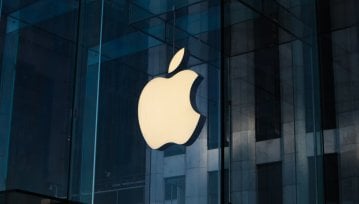Apple wstrzymuje sprzedaż swoich produktów w Rosji. Wzorem Google ogranicza funkcje Map