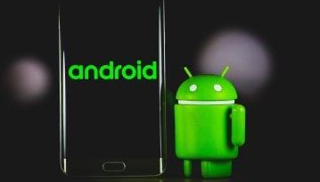 Dlaczego coraz trudniej o telefon z “czystym” Androidem?