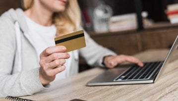 Polacy (mylnie) uważają, że płatności BLIK są bezpieczniejsze niż pay-by-link czy karty płatnicze