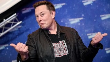 Z kieszeni Elona Muska właśnie wyparowało 200 mld dolarów