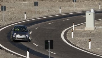 Fiat testuje technologię ładowania samochodu w trakcie jazdy
