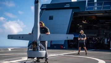 US Navy testuje operację przerzutu zaopatrzenia między okrętami przy pomocy dronów