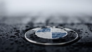 BMW wycofuje część swoich samochodów elektrycznych. Powód? Ryzyko pożaru akumulatora