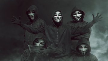 Anonymous dołączają do gry. Chińska strona rządowa przywitała Nancy Pelosi